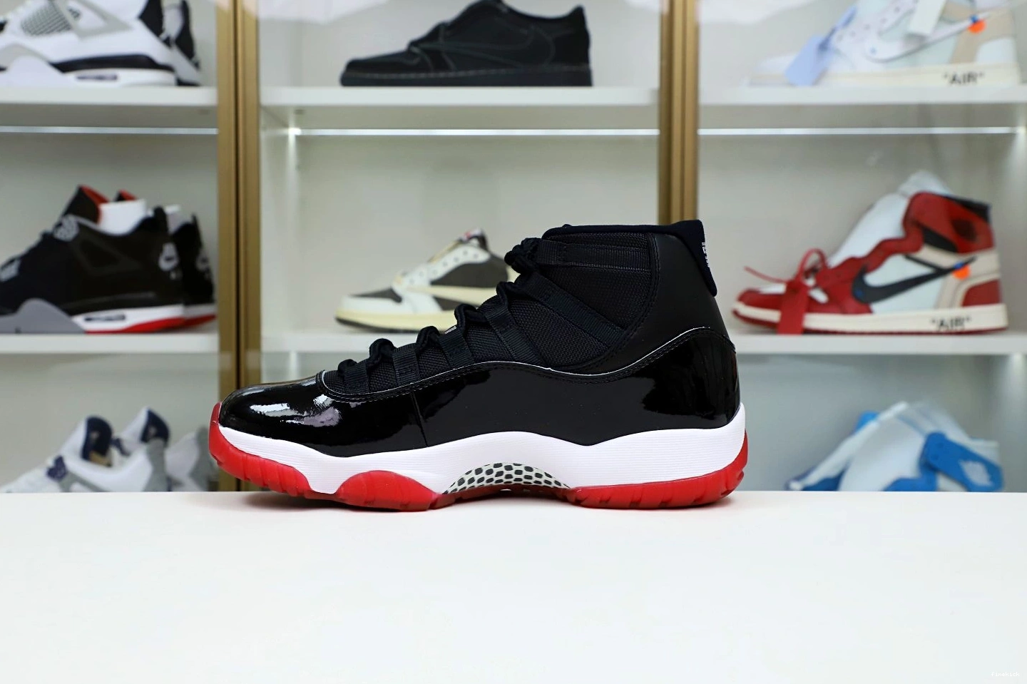 JORDAN 11 AIR 'BRED' 2019 RETRO 0927